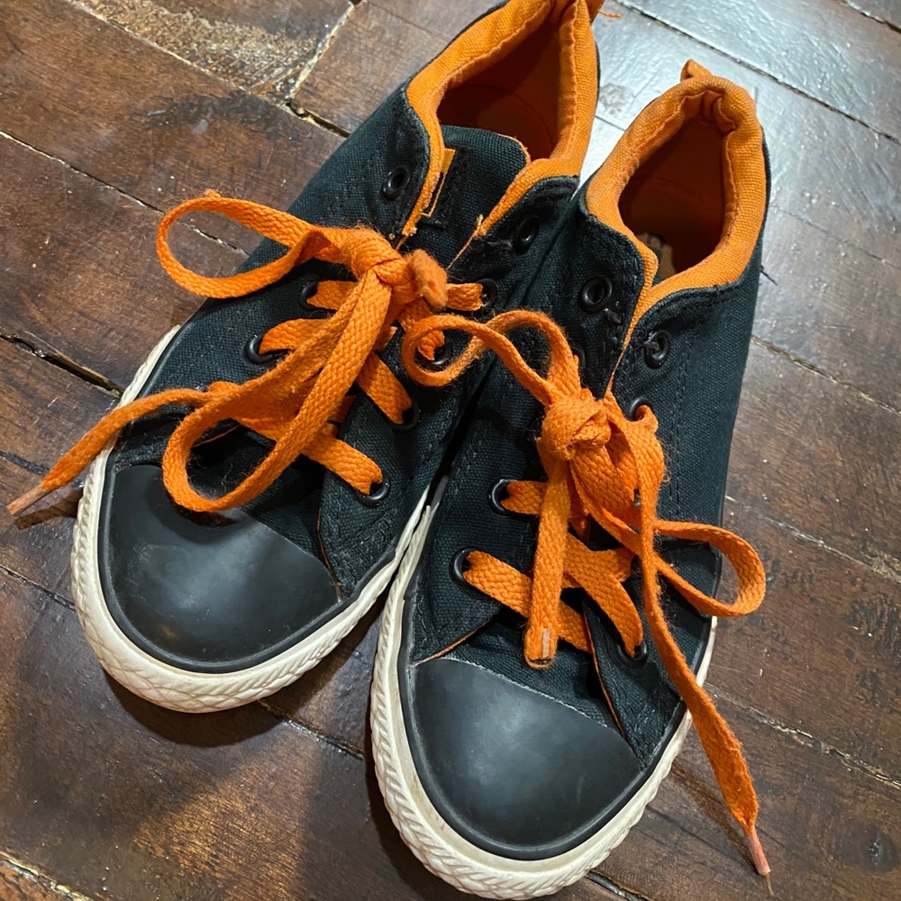Kids Sz1 Converse